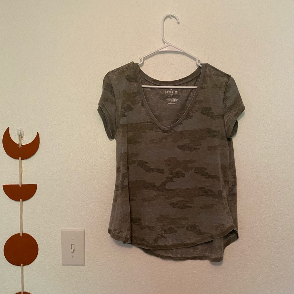 American Eagle tee